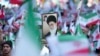 伊朗当局在前美国大使馆前举行群众集会。(2022年11月4日)