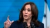 La vicepresidenta Kamala Harris habla sobre la deuda médica desde el South Court Auditorium, en el complejo de la Casa Blanca, en Washington DC, el lunes 11 de abril de 2022.