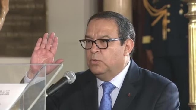 Presidenta de Perú implementa cambios en su gabinete ministerial