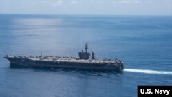 El portaaviones USS Carl Vinson (CVN 70) transita por el Océano Índico, el 15 de abril de 2017.