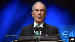 El exalcalde Michael Bloomberg ha criticado las ideas de Trump sobre inmigración.