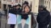 2018年12月28日，李宁被禁止进入山东蓬莱市法院听取李淑莲案重审判决。(李宁提供)