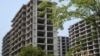 中国房地产企业佳登宝公司在广西桂林的一处没有完工的住宅楼建筑工地。（2022年9月17日）