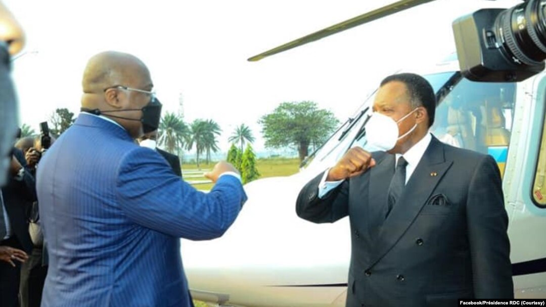 Président Denis Sassou N'Guesso ayambami na mokokani wa ye ya RDC Félix Tshisekedi na jardin ya palais de la Nation na Kinshasa, le 14 septembre 2020. (Facebook/Présidence RDC)