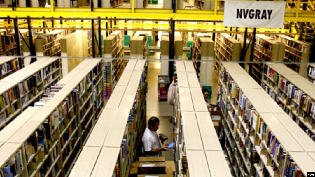 Amazon es famosa por su capacidad de almacenamiento tanto de productos físicos, como de servicios digitales.