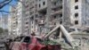 俄军被逐出蛇岛，发射导弹袭击民宅导致至少19人丧生