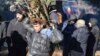 Polonia teme "escalada armada" con Bielorrusia mientras migrantes se desplazan hacia la frontera