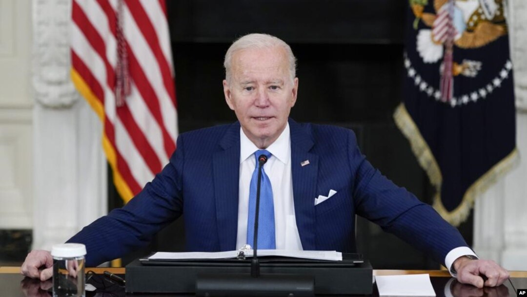El presidente de EE. UU., Joe Biden, se prepara para su prime discurso del Estado de la Unión el 1 de marzo de 2022.