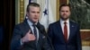 រូបឯកសារ៖ លោក Pete Hegseth និយាយ បន្ទាប់ពី​ស្បថ​ចូលកាន់​តំណែង​ជា​រដ្ឋមន្ត្រី​ក្រសួង​ការពារជាតិ​ដោយ​មាន​អនុប្រធានាធិបតី​លោក JD Vance ឈរក្បែរ នៅ​បរិវេណ​នៃ​សេតវិមាន​ក្នុង​រដ្ឋធានី​វ៉ាស៊ីនតោន នៅ​ថ្ងៃទី២៥ ខែមករា ឆ្នាំ២០២៥។