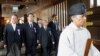 靖国神社人员带领日本议员参拜该国的战争亡灵，其中包括经审判而被定罪的战犯。（2019年8月15日）